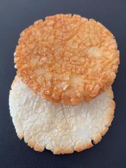 ノンフライほろほろ焼と揚げせん味かるた ノンフライほろほろ焼と揚げせん味かるたの写真