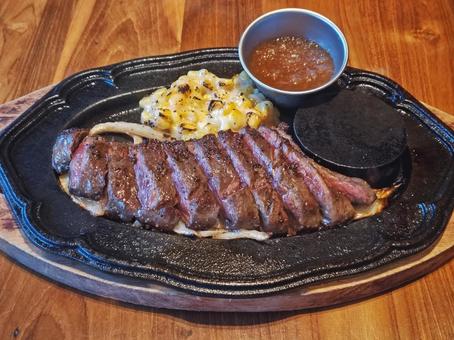 カット ビーフステーキ(ペレット付き) カット ビーフステーキ(ペレット付き) ステーキ,カット,ポテトの写真素材