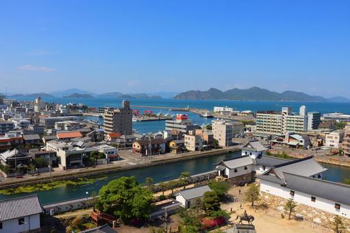 今治市を見下ろす 今治市を見下ろすの写真