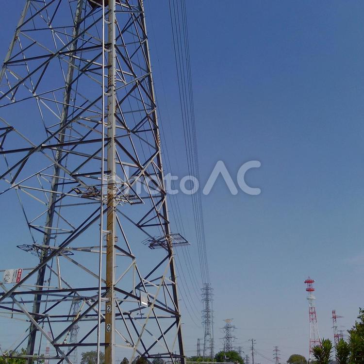 鉄塔がある風景 鉄塔,送電線,電線の写真素材