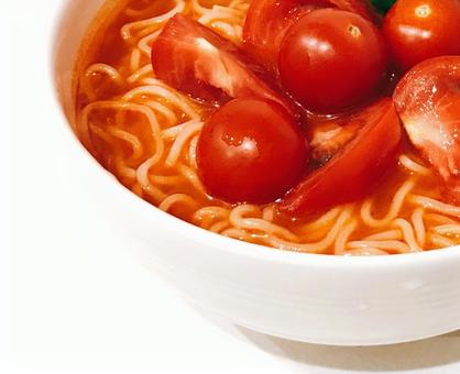 冷やしトマトラーメン 冷やしトマトラーメン,トマトラーメン,トマトの写真素材