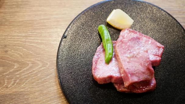 高級厚切り牛タン 高級厚切り牛タン 厚切り牛タン,焼肉屋,牛タンの写真素材