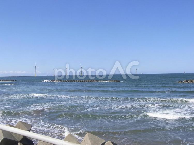 男鹿半島　海上風力発電 背景素材,男鹿半島,風車の写真素材