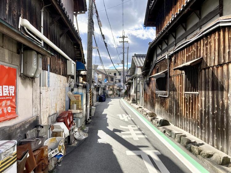 古き良き町並みと細い路地 町並み,路地,レトロの写真素材