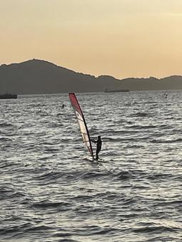 海のきらめき 海,夕方,波の写真素材