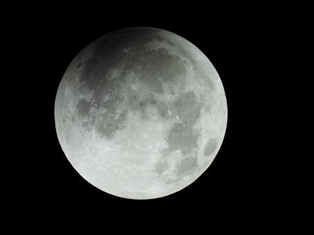 Harvest Moonの皆既食始まり Harvest Moonの皆既食始まりの写真