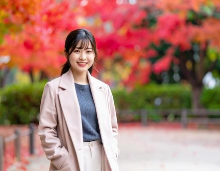 秋・もみじと彼女 秋・もみじと彼女の写真