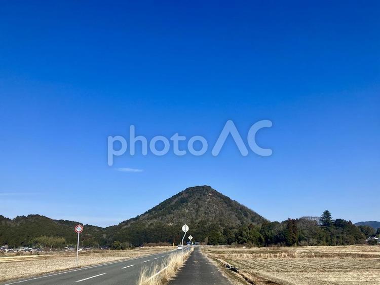 小富士(兵庫県丹波市) 小富士,山,青空の写真素材