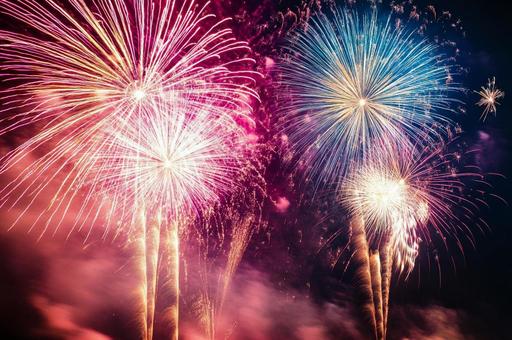 きれいでダイナミックな夏祭りの花火大会 きれいでダイナミックな夏祭りの花火大会の写真