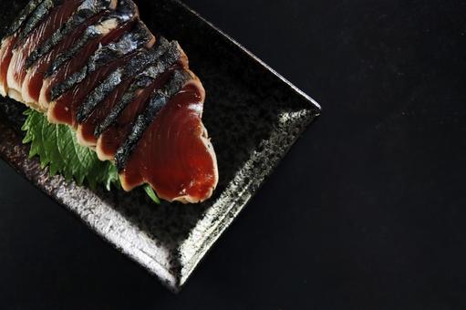鰹のたたき盛り付け 鰹のたたき盛り付け 鰹,たたき,刺身の写真素材