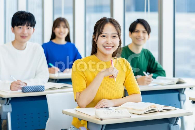 授業を受ける大学生 大学,授業,大学生の写真素材