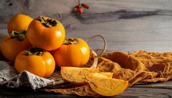 秋の味覚の柿の写真