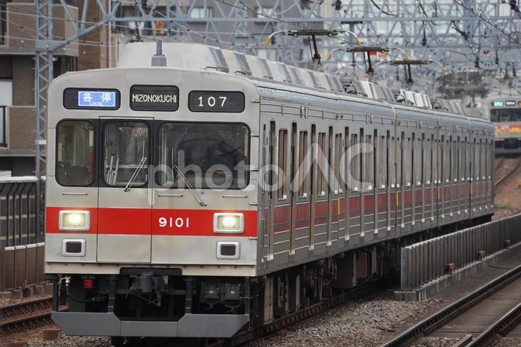 東急電鉄9000系「復刻塗装」 鉄道,鉄道のある風景,鉄道写真の写真素材