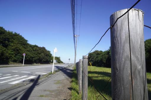 工場地帯 工場,道,晴天の写真素材