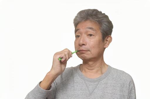 シニア　男性　歯磨き シニア,シニア男性,サラリーマンの写真素材