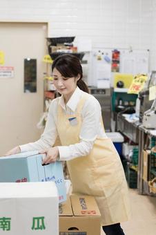 People working behind the scenes at supermarkets, JPG People working behind the scenes at supermarkets, JPG
