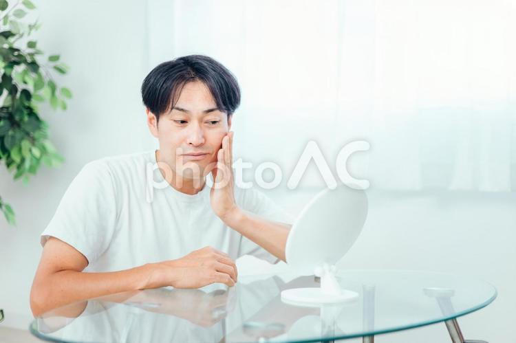肌の調子がいい男性（笑顔） スキンケア,メンズ美容,笑顔の写真素材