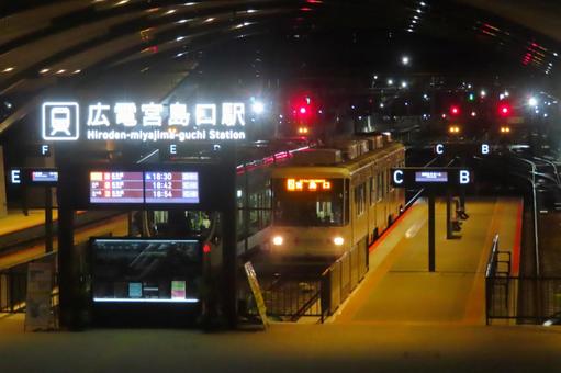 【広島県】広島電鉄 宮島口駅 【広島県】広島電鉄 宮島口駅 宮島,駅,駅舎の写真素材