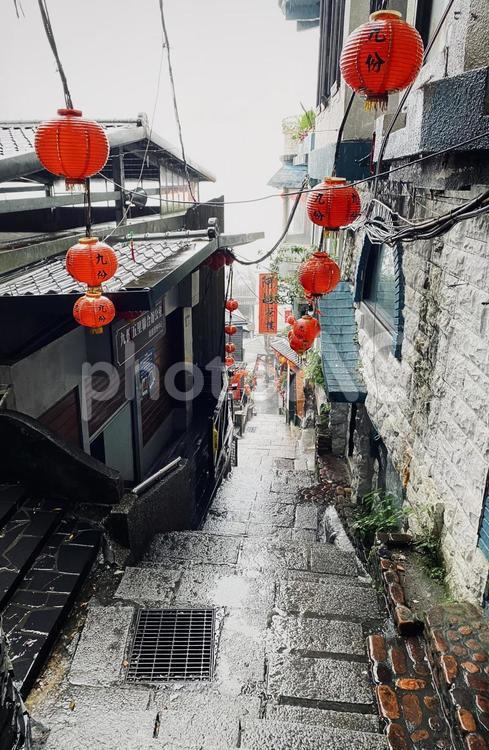 台湾観光地　雨の九份老街の様子 九份,台湾,観光地の写真素材