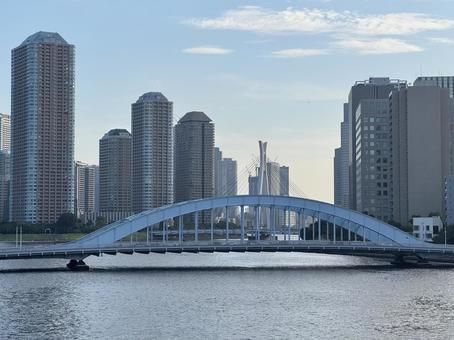 永代橋とタワーマンション 永代橋とタワーマンション 隅田川,永代橋,隅田川大橋の写真素材