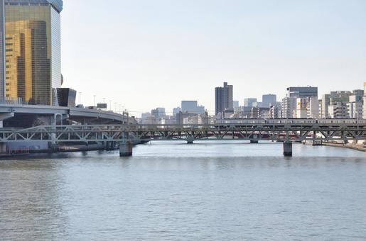 <東京都>隅田川と東武鉄道 <東京都>隅田川と東武鉄道の写真