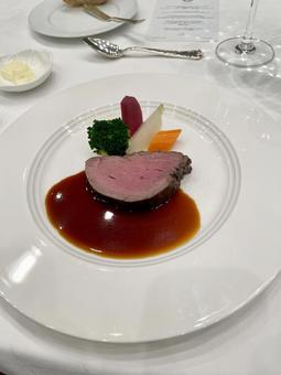 帝国ホテル東京 フィレ肉のソテー 帝国ホテル東京 フィレ肉のソテーの写真