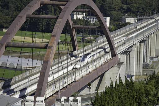 リニア新幹線が走る鉄橋 鉄道,電車,交通の写真素材