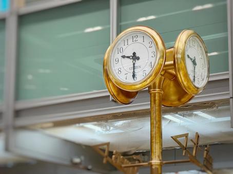 名古屋駅の金時計 ゴールド,ランドマーク,ウォッチの写真素材