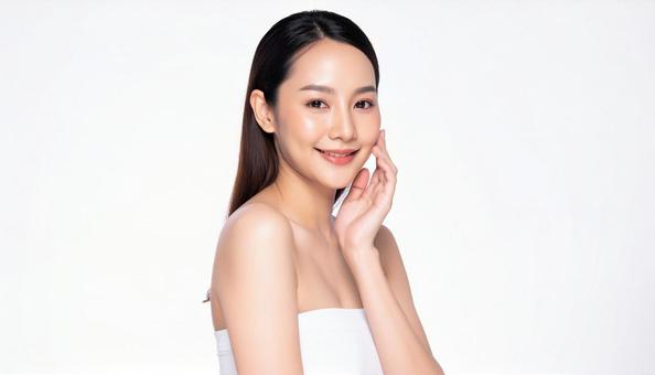美容イメージの女性 白背景 美容イメージの女性 白背景の写真