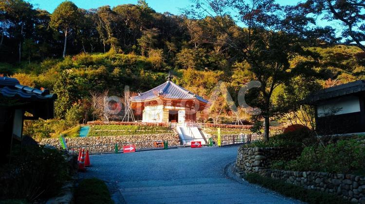 法多山の新たな御堂 夕日に映える静寂 法多山,愛染堂,八角堂の写真素材