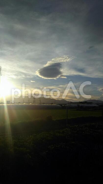つるし雲（神奈川県厚木市） つるし雲,雲,夕方の写真素材
