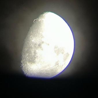 望遠の半月 月,月夜,クレーターの写真素材