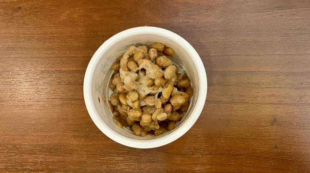 カップの納豆/30回混ぜた 納豆,丸,カップの写真素材