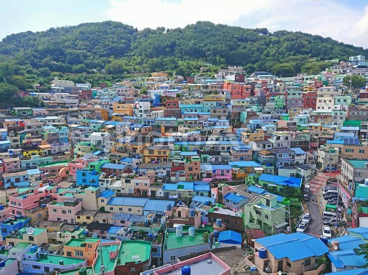 韓国釜山の風景03 韓国,釜山,甘川文化村の写真素材