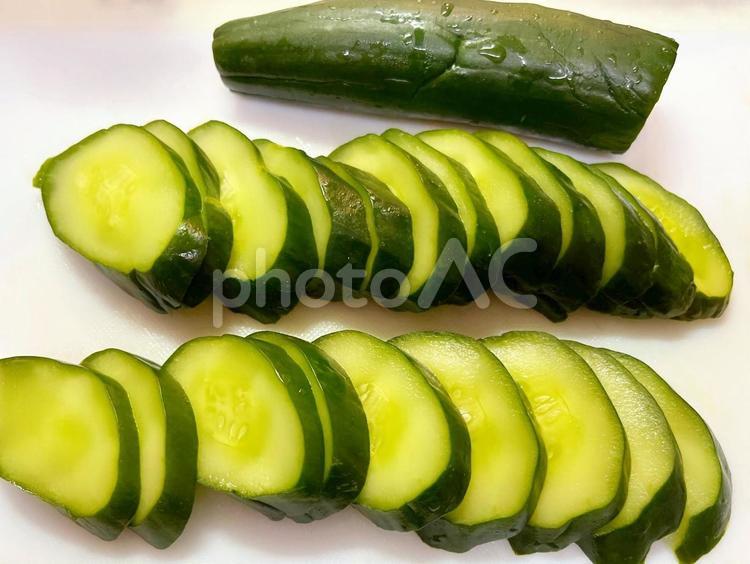 きゅうりの糠漬けのスライス 鮮やか,ベジタブル,vegetableの写真素材