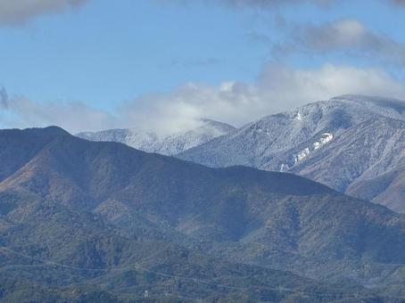 初冠雪の小鉢盛山 小鉢盛山,鉢盛山,長野県の写真素材