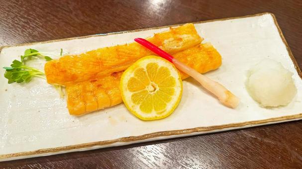 おいしい鮭ハラス焼き 居酒屋 割烹 和食 おいしい鮭ハラス焼き 居酒屋 割烹 和食 鮭,鮭ハラス,サーモンの写真素材