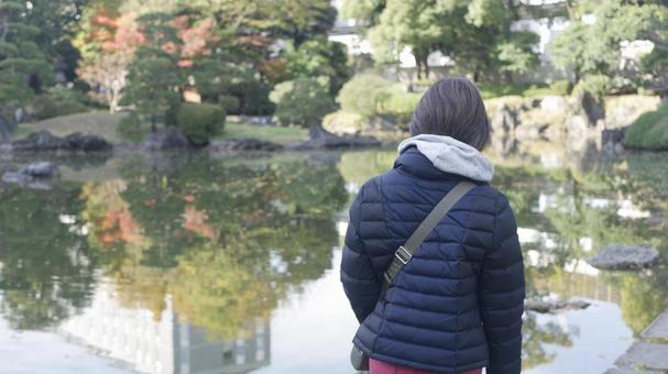 Photo, female, rear view, garden, 