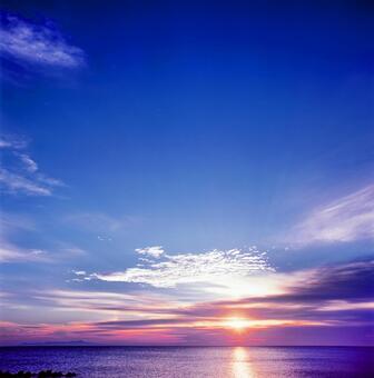 朝陽8 朝陽,御来光,日の出光の写真素材