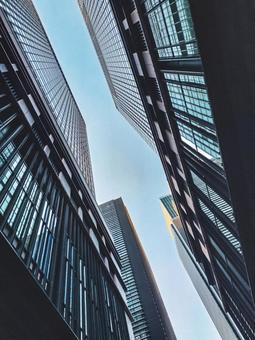 日本橋コレド室町の街路からビルを見上げる ビルディング,都会,東京都の写真素材