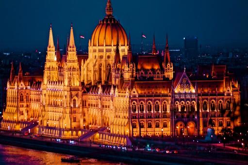 ブダペスト国会議事堂 ブダペスト,夜景,パーラメントの写真素材