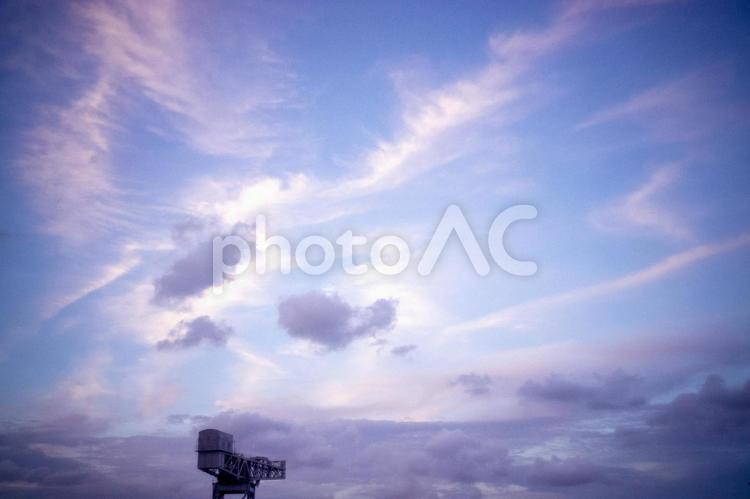 横浜街散歩 空,雲,夕空の写真素材
