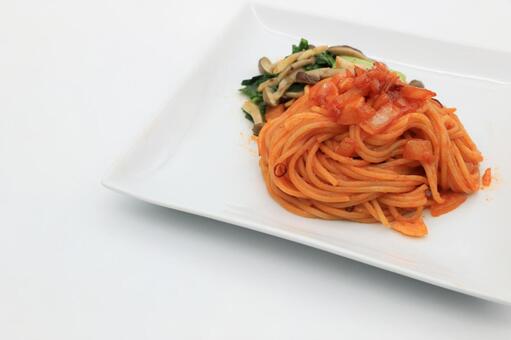 あり合わせ材料で作った賄いパスタ パスタ,スパゲッティ,賄いの写真素材