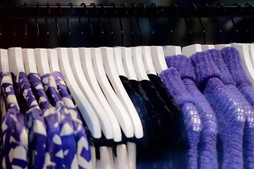 洋服 洋服,クローゼット,ハンガーの写真素材