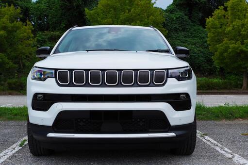 正面から見た車 suv,車,自動車の写真素材