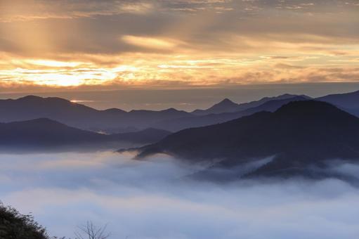 曽爾村　雲海　朝焼け　秋の写真
