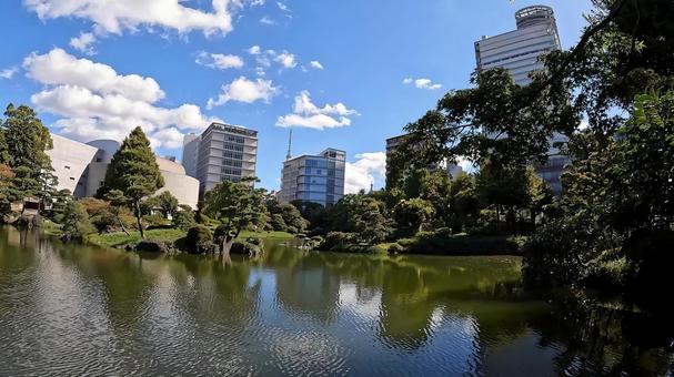 東京都墨田区横網１丁目　旧安田庭園 池泉回遊式庭園,リラックス,回遊式庭園の写真素材