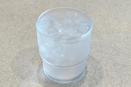 コップの水 コップの水 水,透明,冷たいの写真素材