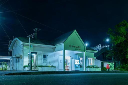 夜の清武駅 夜の清武駅の写真