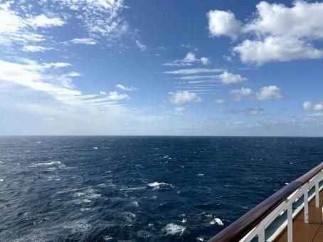 クルーズ船からの風景 クルーズ船,mscベリッシマ,海の写真素材
